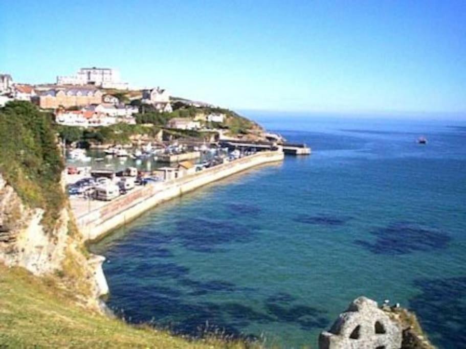 Apartment Amazing 2-bedroom With Lovely Sea Views